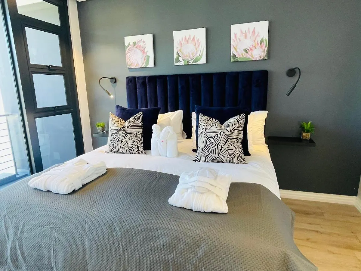 Urban Elephant 16 On Bree Cape Town Apartment