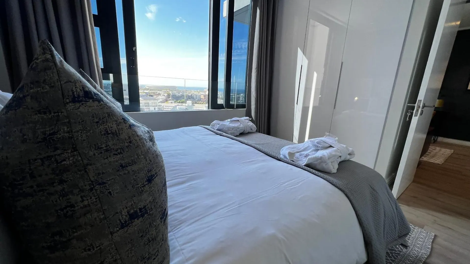 Apartment Urban Elephant 16 On Bree Cape Town