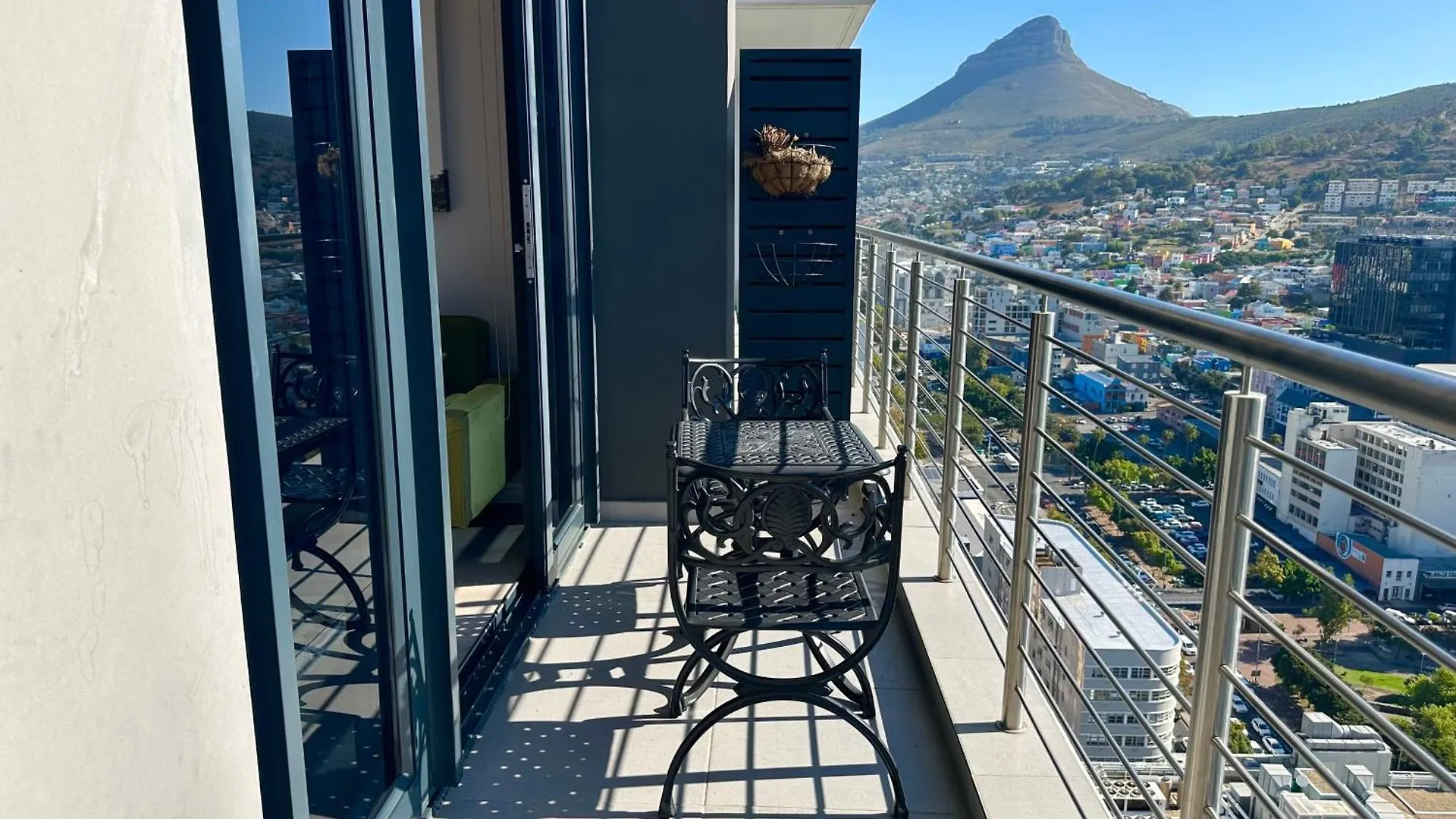 Urban Elephant 16 On Bree Cape Town Apartment